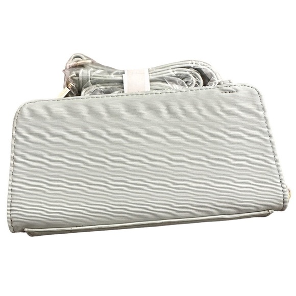 Cloe Large Single Zippered Wallet in mint Color - Picture 5 of 5